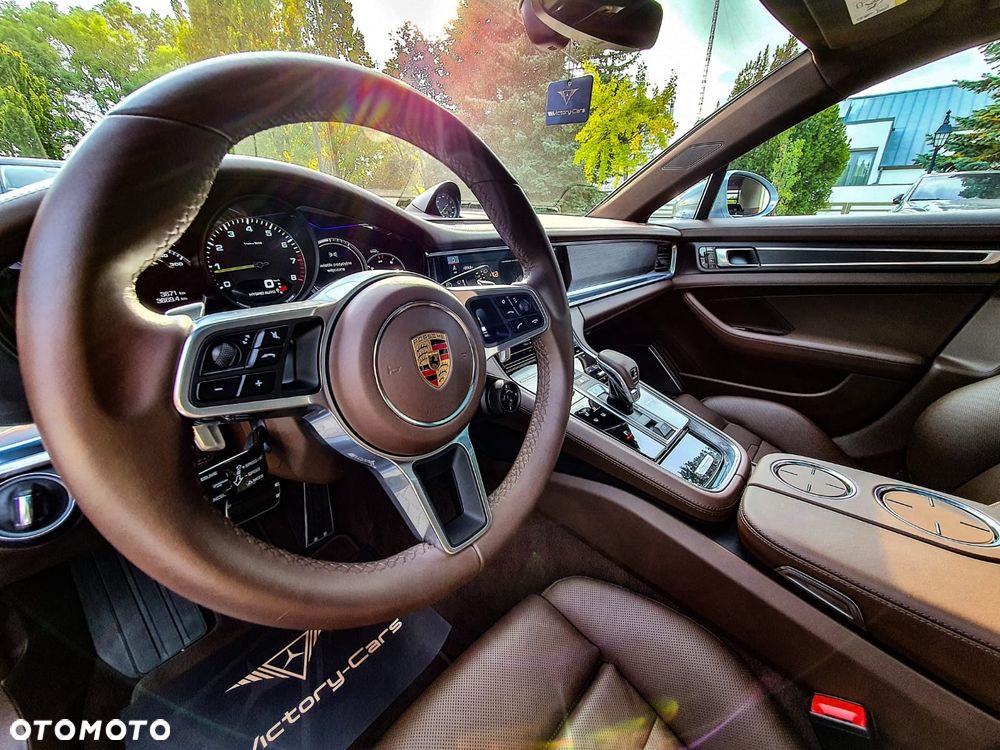 Porsche Panamera - 32