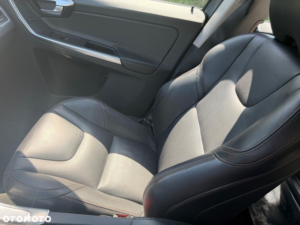 Volvo XC 60 D4 Geartronic Inscription - 3