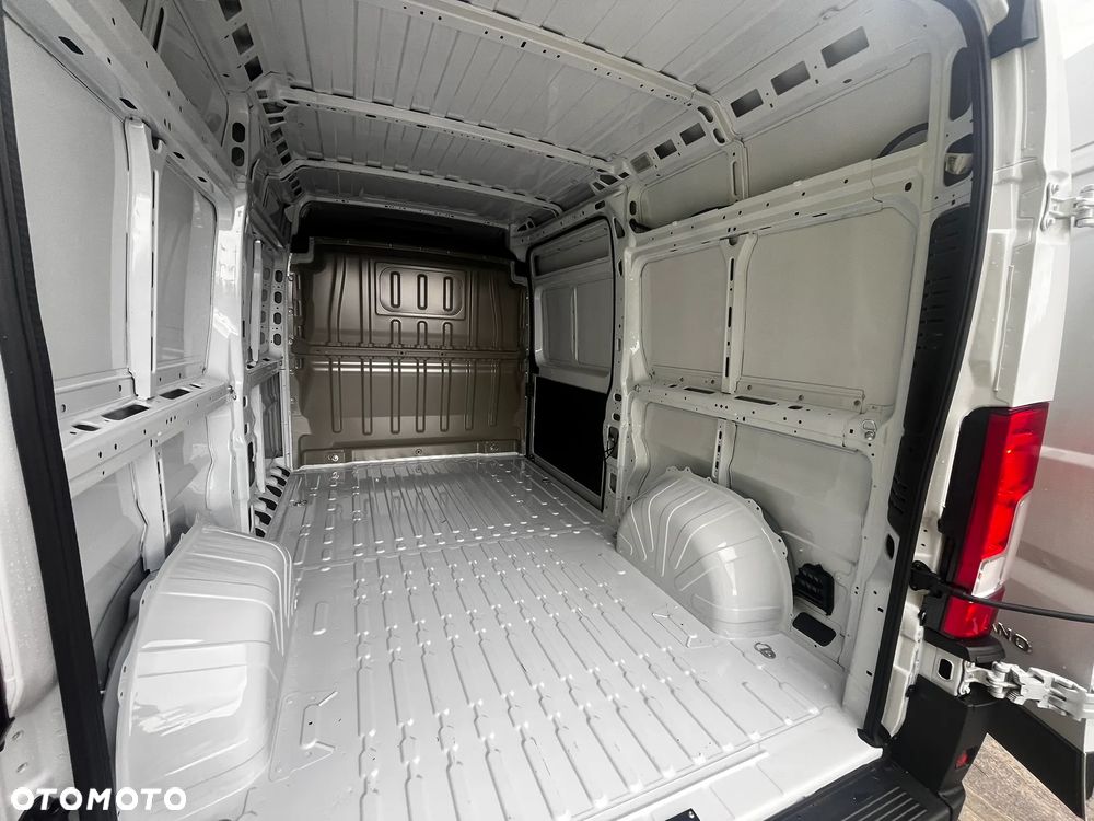 Opel Movano Furgon L2H2 - 8