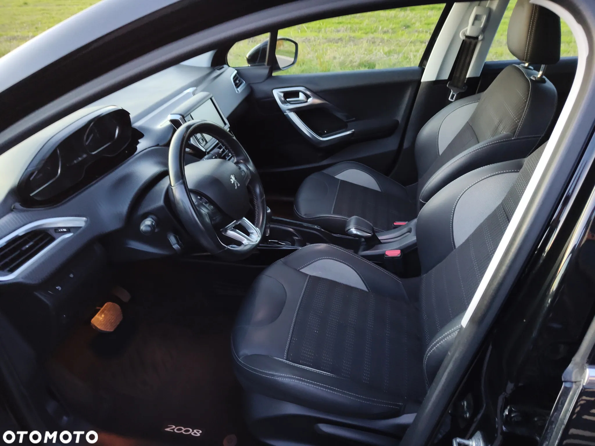Peugeot 2008 1.2 Pure Tech Allure S&S EAT6 - 7