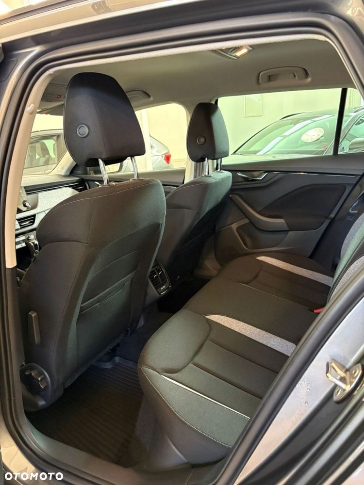 Skoda Kamiq 1.0 TSI Selection DSG - 33