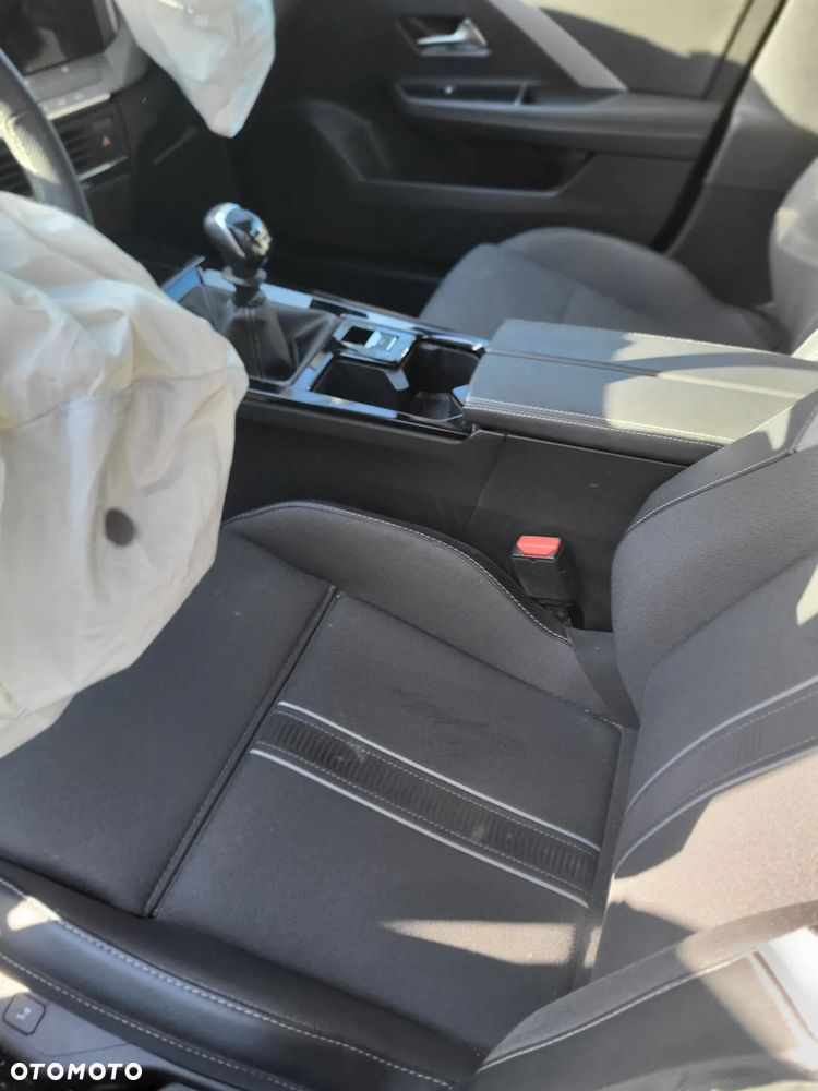 Opel Astra 2024 photo 4