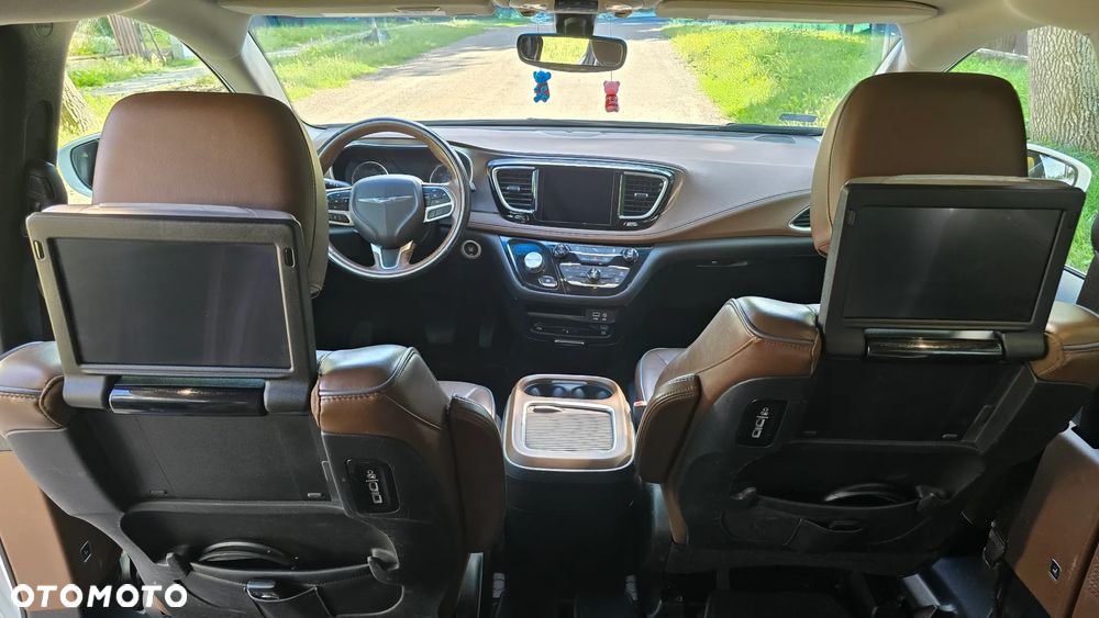 Chrysler Pacifica - 15