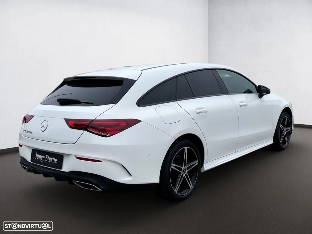 Mercedes-Benz CLA 250 e Shooting Brake AMG Line - 9