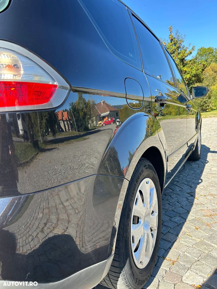 Ford S-Max - 10