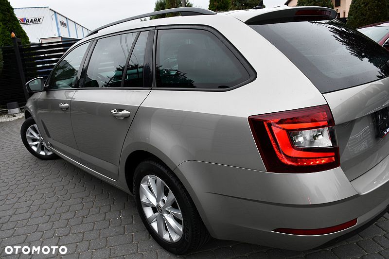 Skoda Octavia 1.6 TDI DSG Style - 31