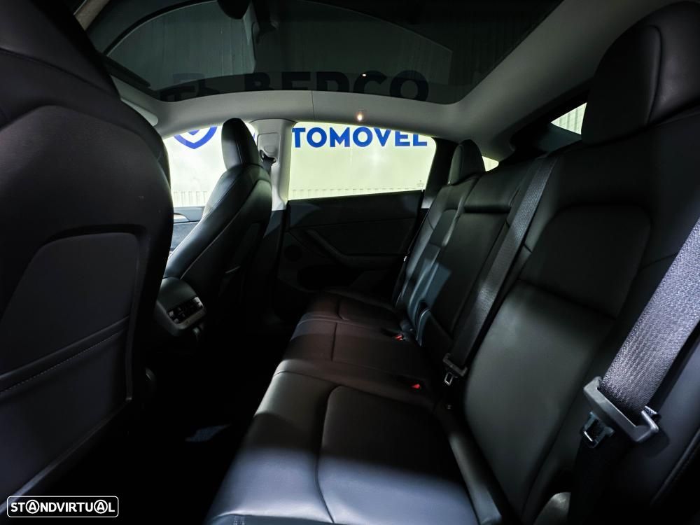 Tesla Model Y Performance Dual Motor AWD — fotografia 9