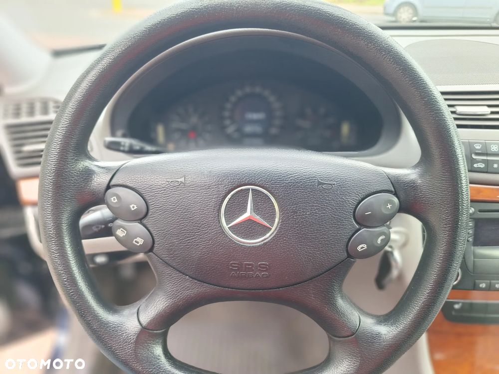Mercedes-Benz Klasa E - 23