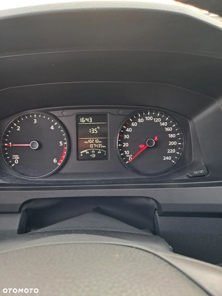 Volkswagen Transporter - 9