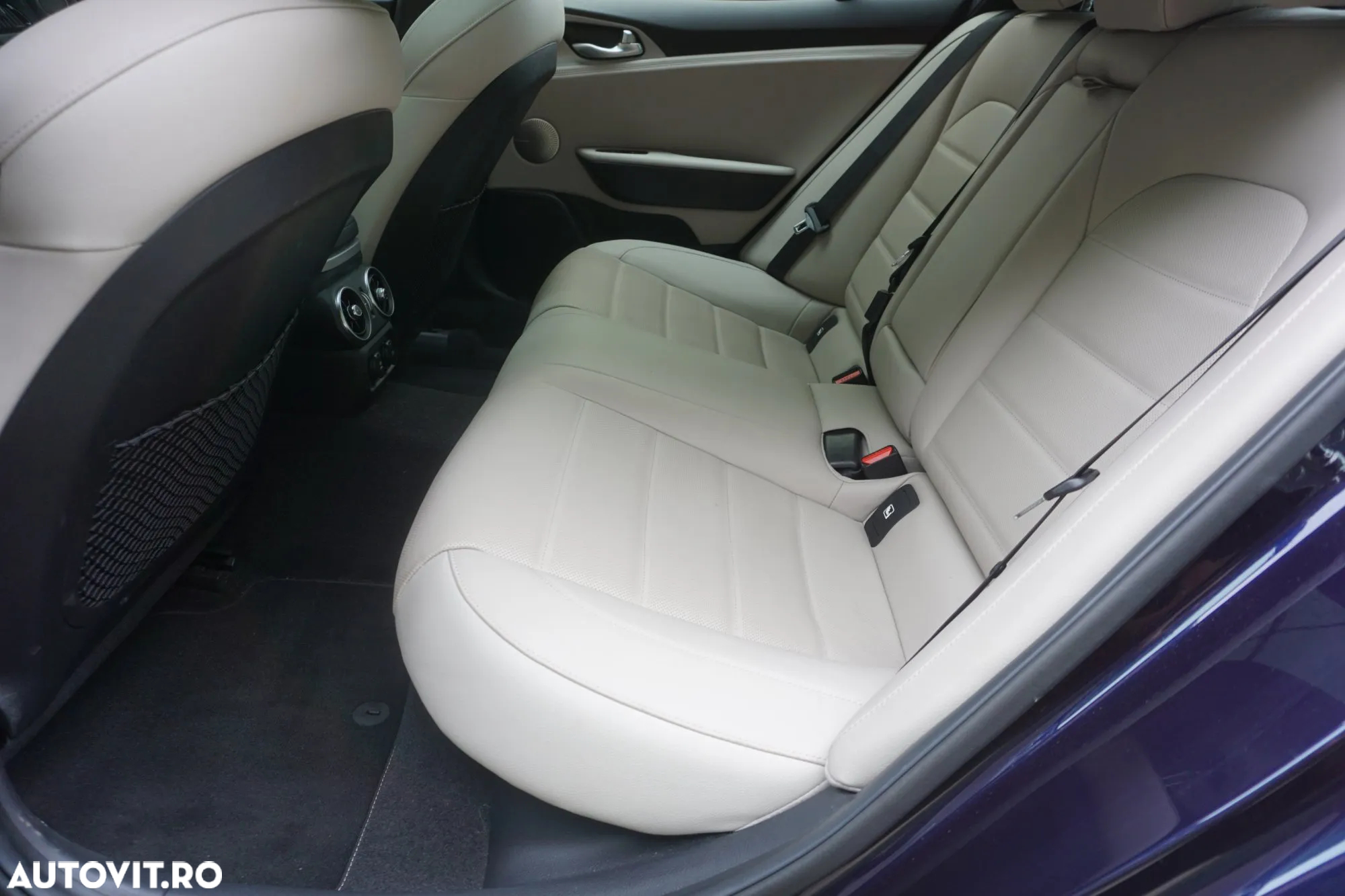 Kia Stinger 2.2 CRDI AWD GT Line - 9