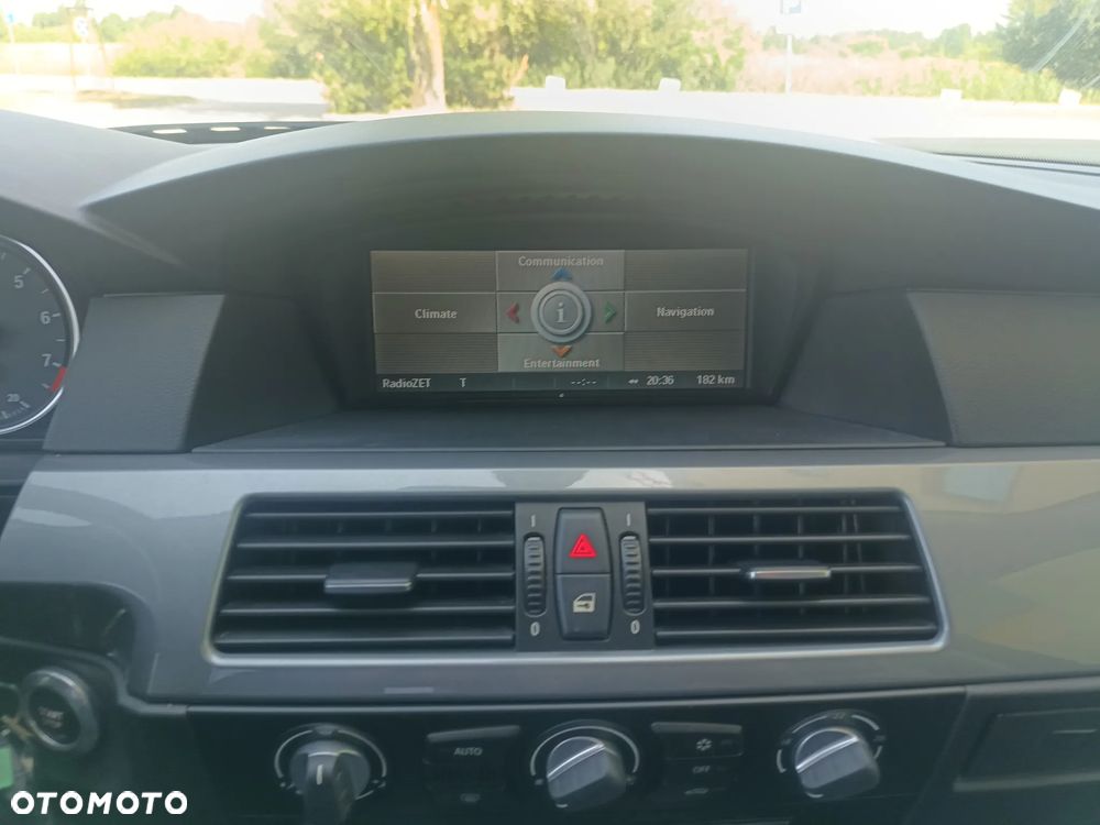 BMW Seria 5 520i Edition Sport - 9