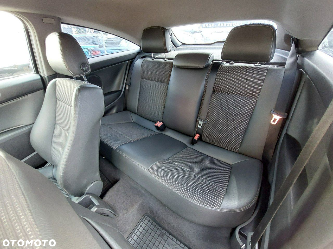 Opel Astra GTC 1.9 CDTI Cosmo - 14