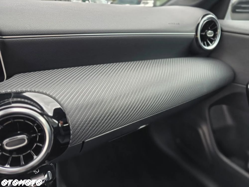 Mercedes-Benz CLA 200 AMG Line 7G-DCT - 26