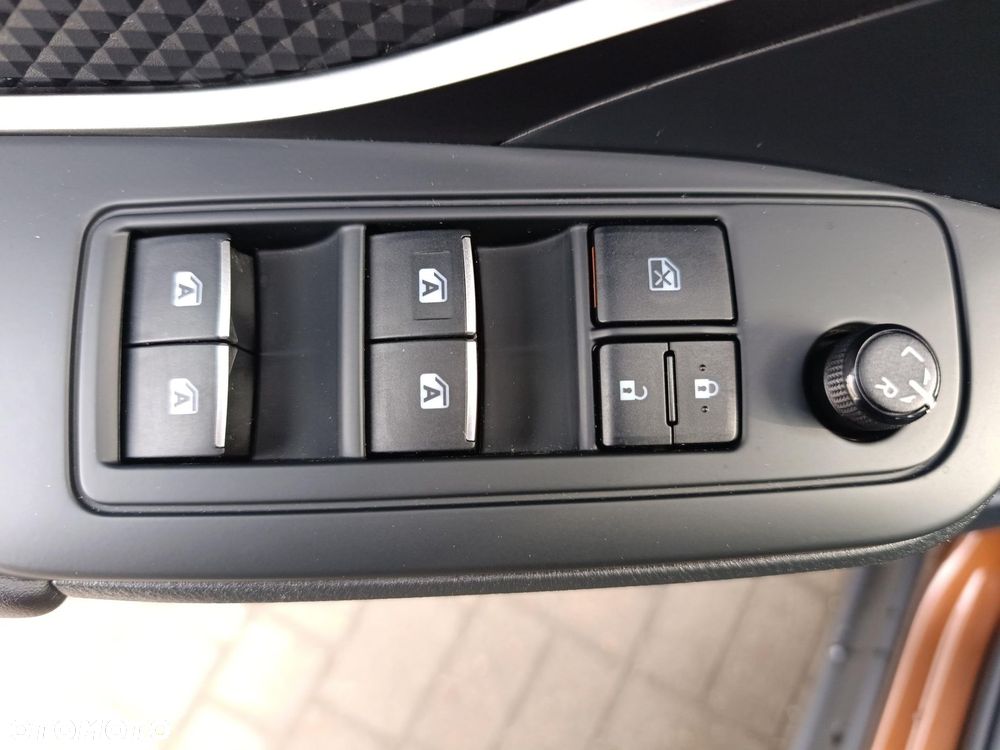 Toyota C-HR 1.2 T GPF Premium - 30