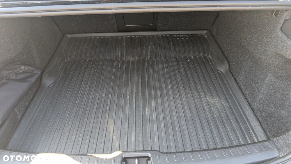 Volvo S60 T5 Momentum Pro - 23