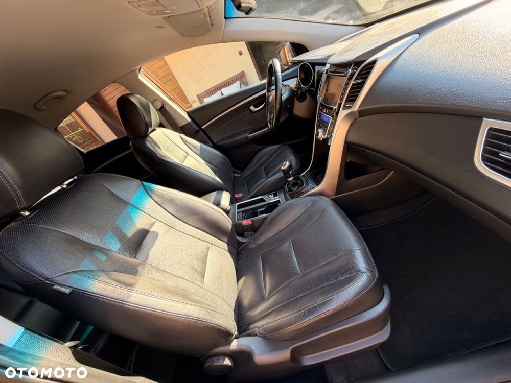 Hyundai i30 1.6 GDI Premium - 21