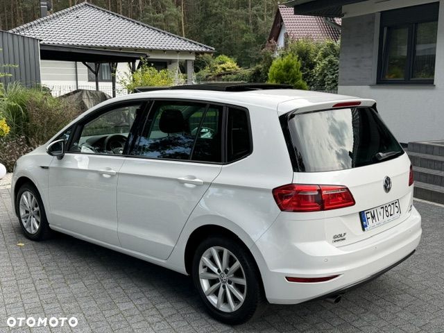 Volkswagen Golf - 6