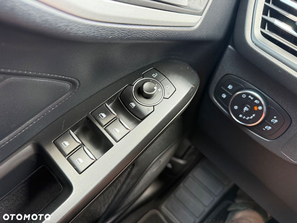 Ford Focus 1.5 EcoBlue STart-Stopp-System TITANIUM - 19