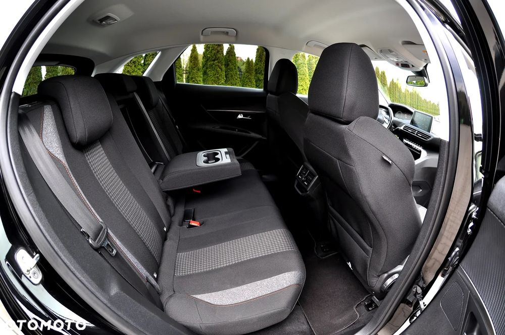 Peugeot 3008 1.2 PureTech Allure S&S - 18