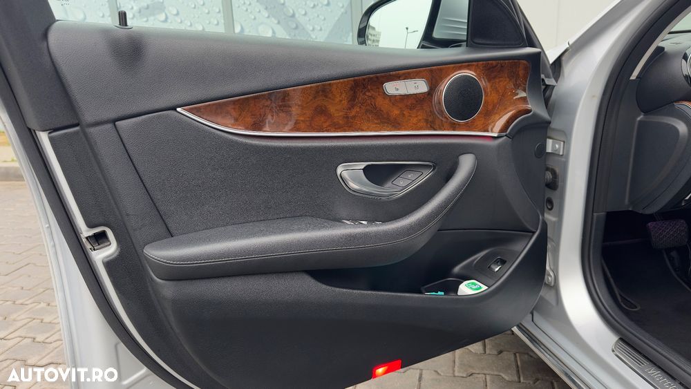 Mercedes-Benz E 220 d Aut. - 28