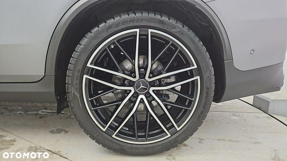 Mercedes-Benz GLC - 27