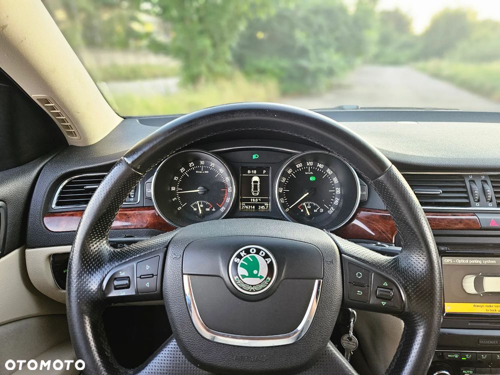 Skoda Superb 2.0 TDI Elegance DSG - 9