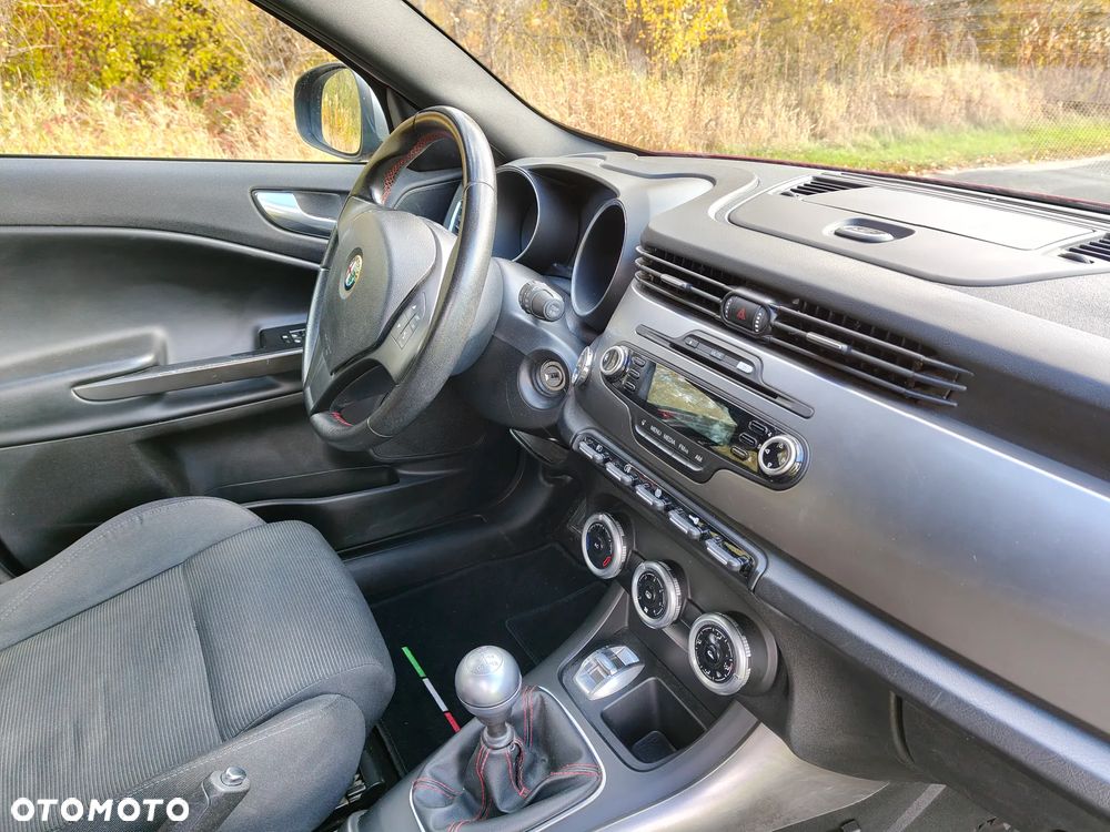 Alfa Romeo Giulietta 2.0 JTDM 16V - 12