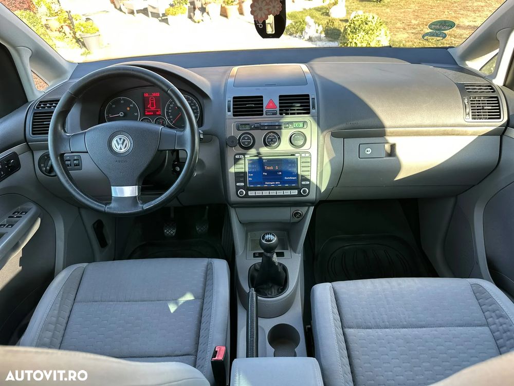 VOLKSWAGEN Touran 2006 — imagine 8
