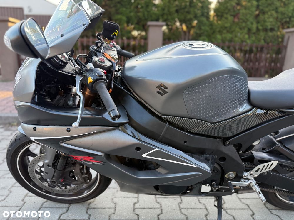 Suzuki GSX-R - 24