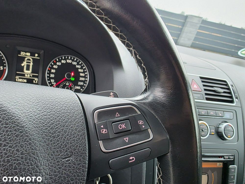 Volkswagen Touran 2.0 TDI DPF DSG Cross - 12