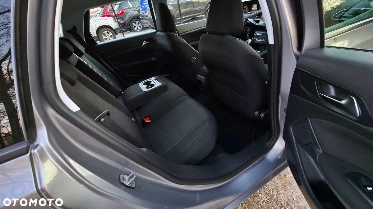 Peugeot 308 - 25