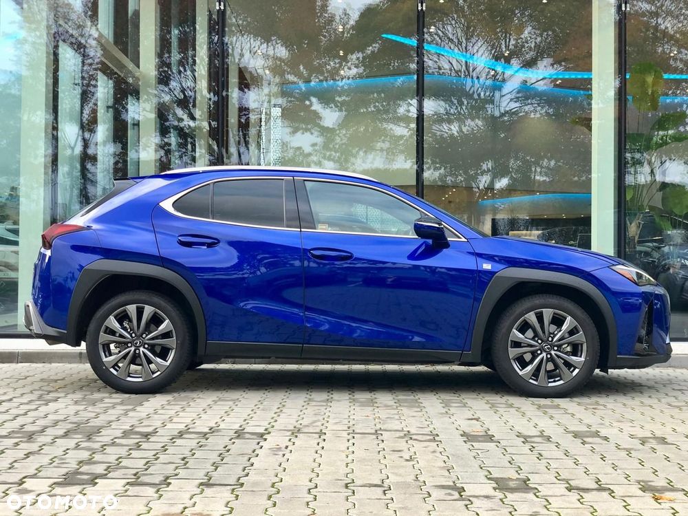 Lexus UX 300h F Sport Design - 4