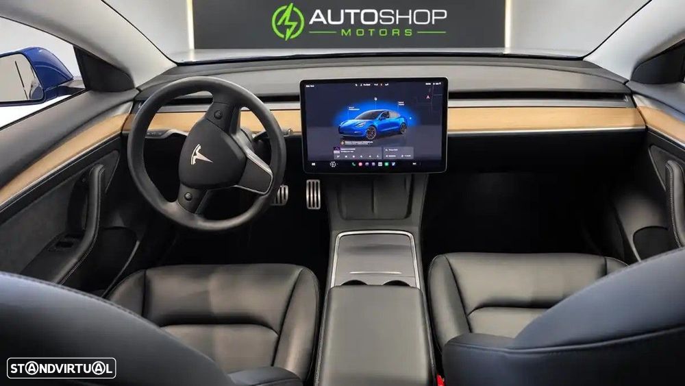 Tesla Model 3 - 4