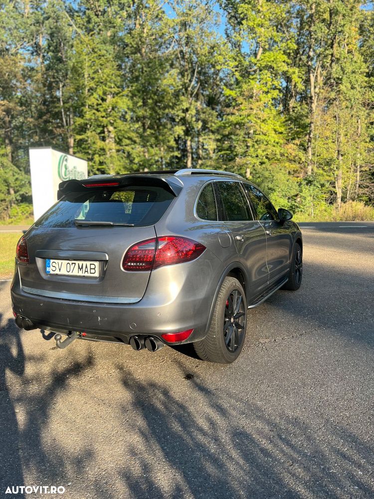 Porsche Cayenne - 4