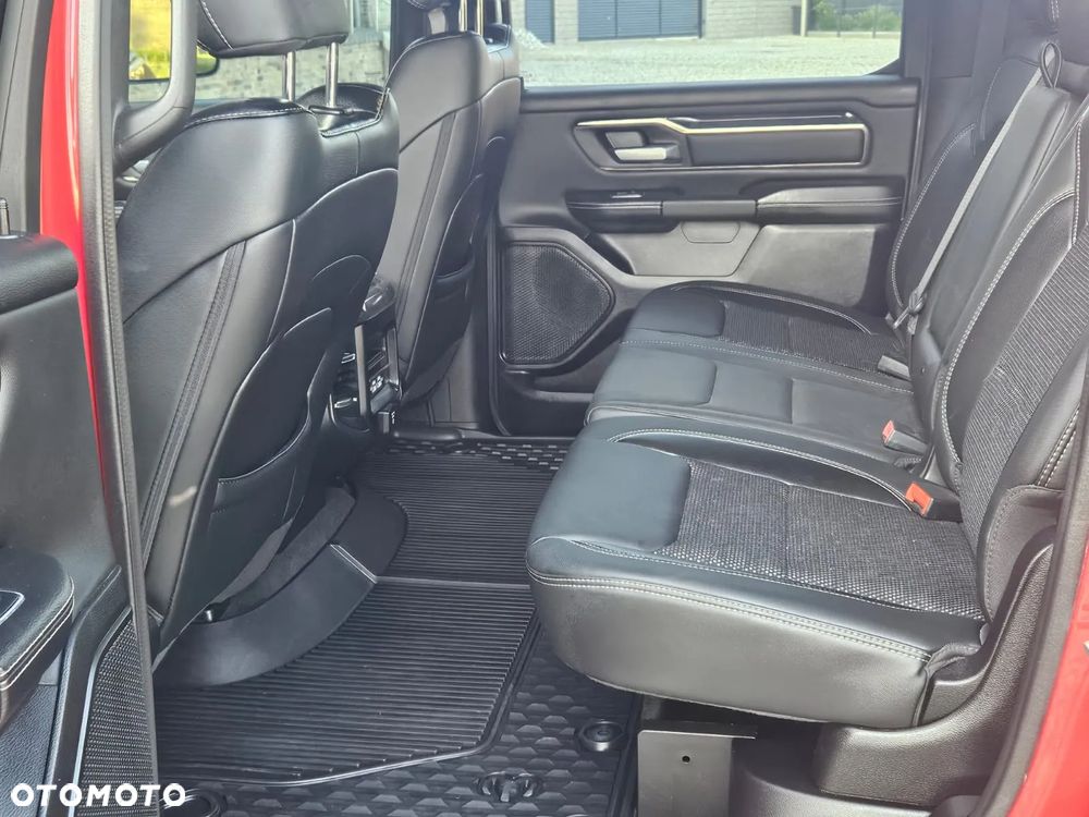 RAM 1500 Crew Cab Sport - 38