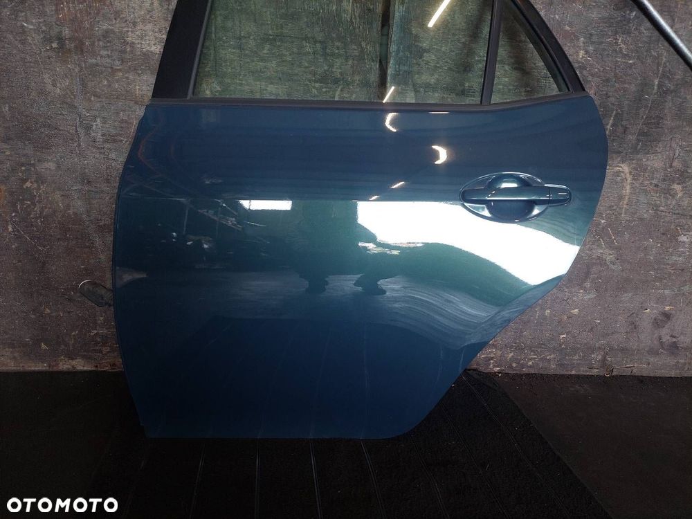 DRZWI KOMPLETNE LEWY TYŁ TOYOTA AURIS I HB 5D 8T8 ID: 236967 - 2