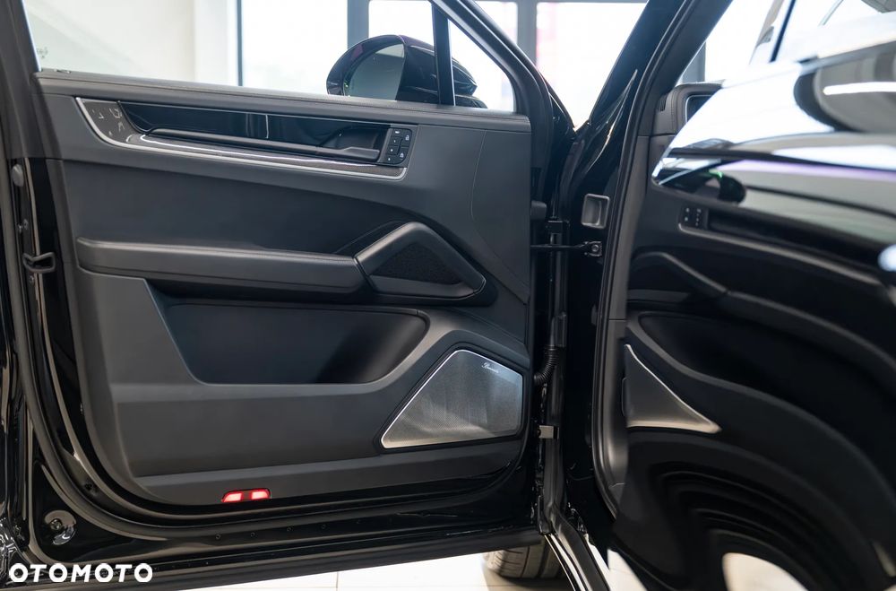 Porsche Cayenne Turbo E-Hybrid PHEV - 20
