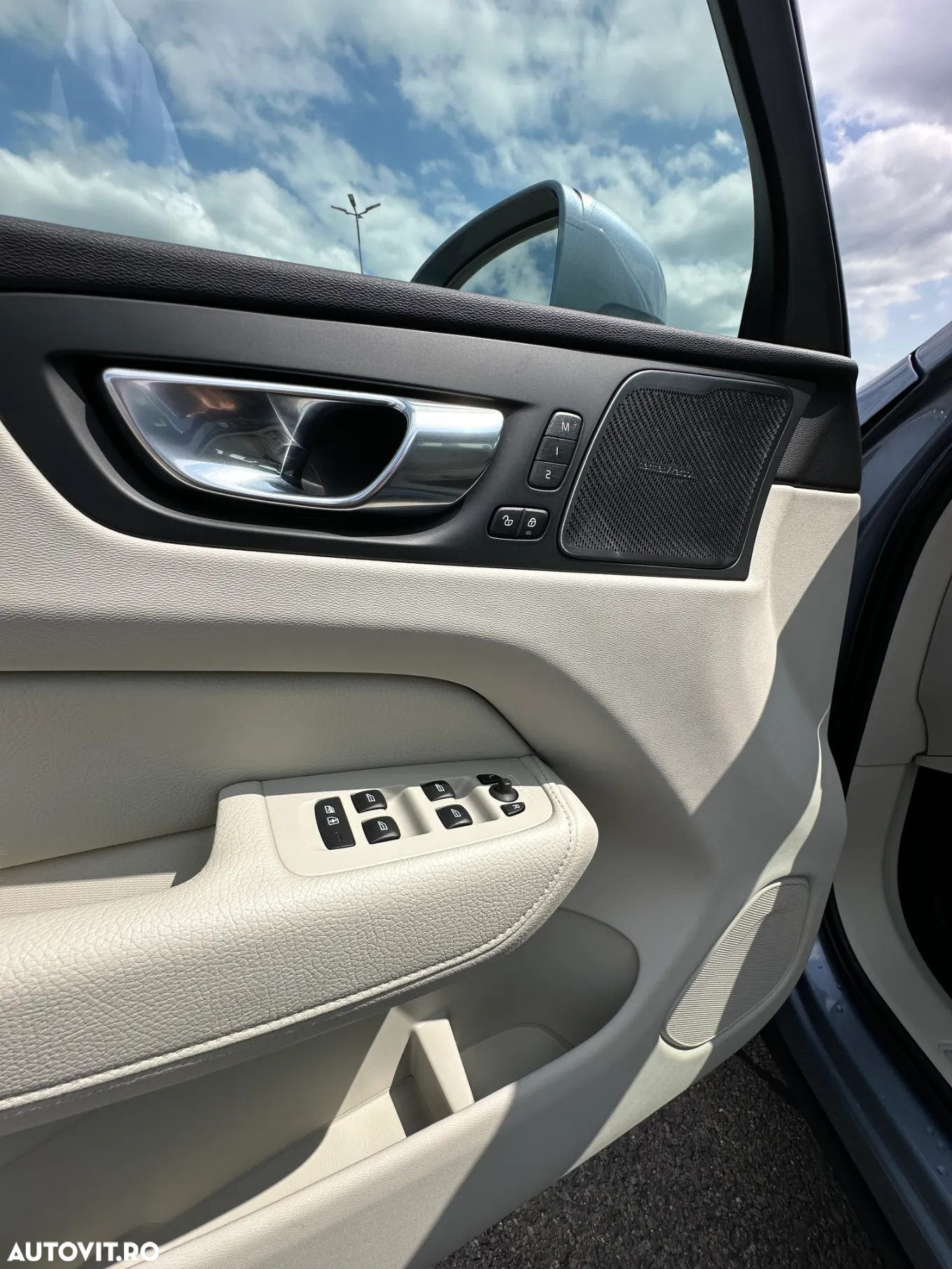 Volvo XC 60 D4 Momentum Pro - 16