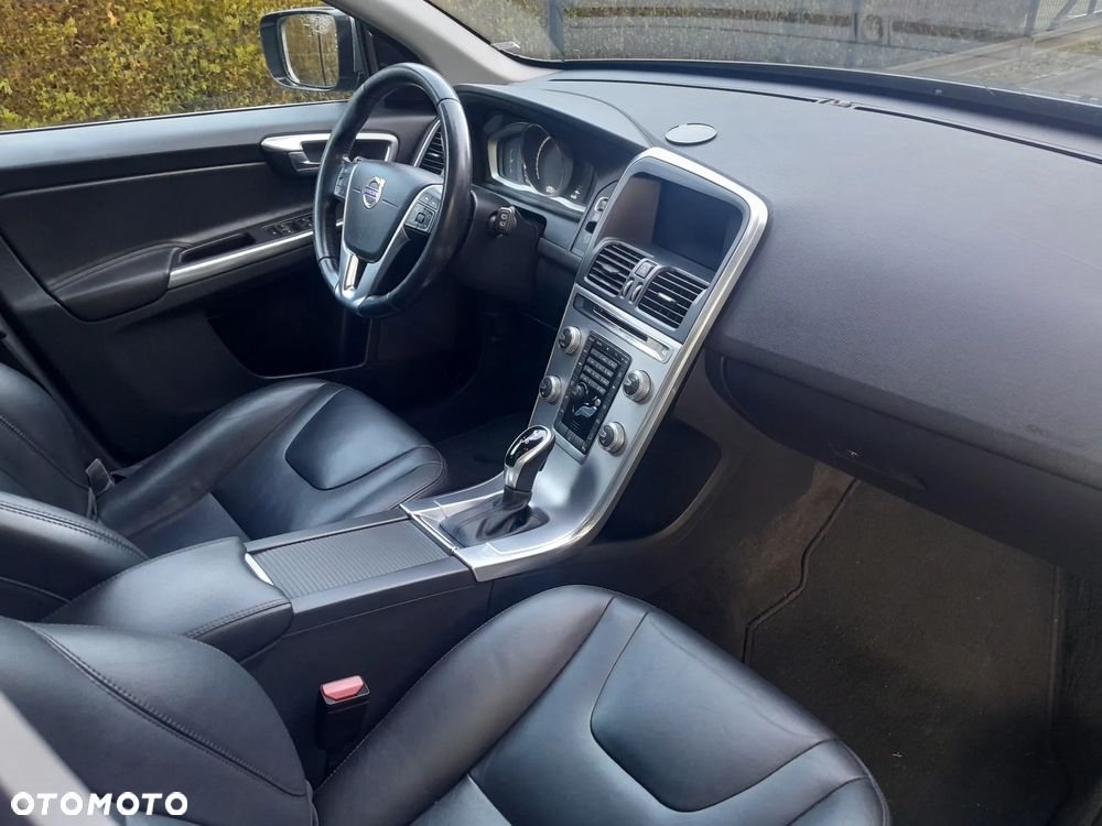 Volvo XC 60 D4 AWD Summum - 4