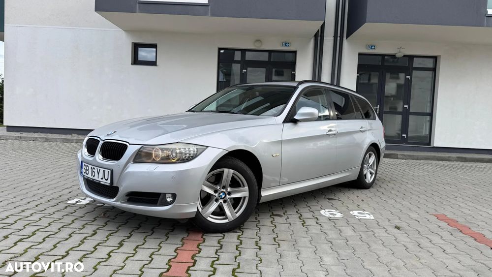 BMW Seria 3 320d DPF Touring Aut. - 2