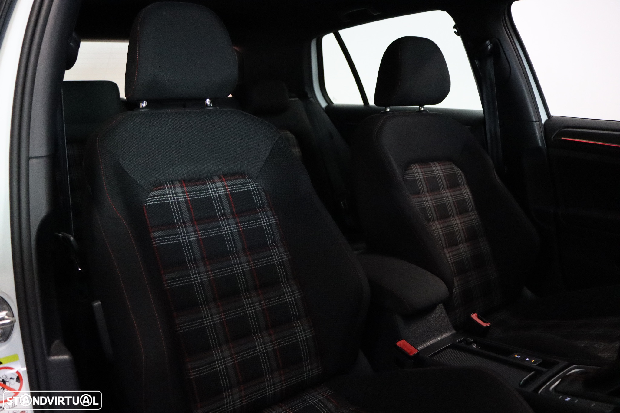 VW Golf 2.0 TSI GTI DSG Performance - 17