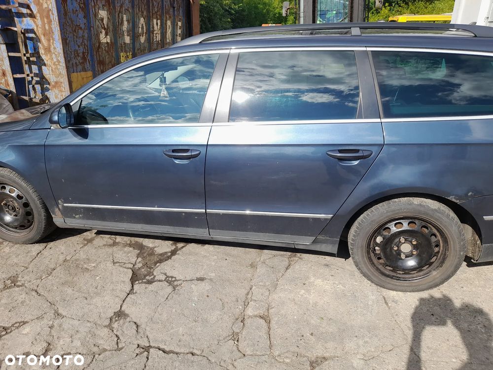 PASSAT B6  lampa tylna prawa kombi - 6
