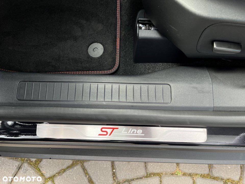 Ford Kuga - 24