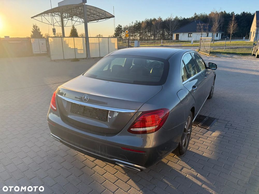 Mercedes-Benz Klasa E - 12