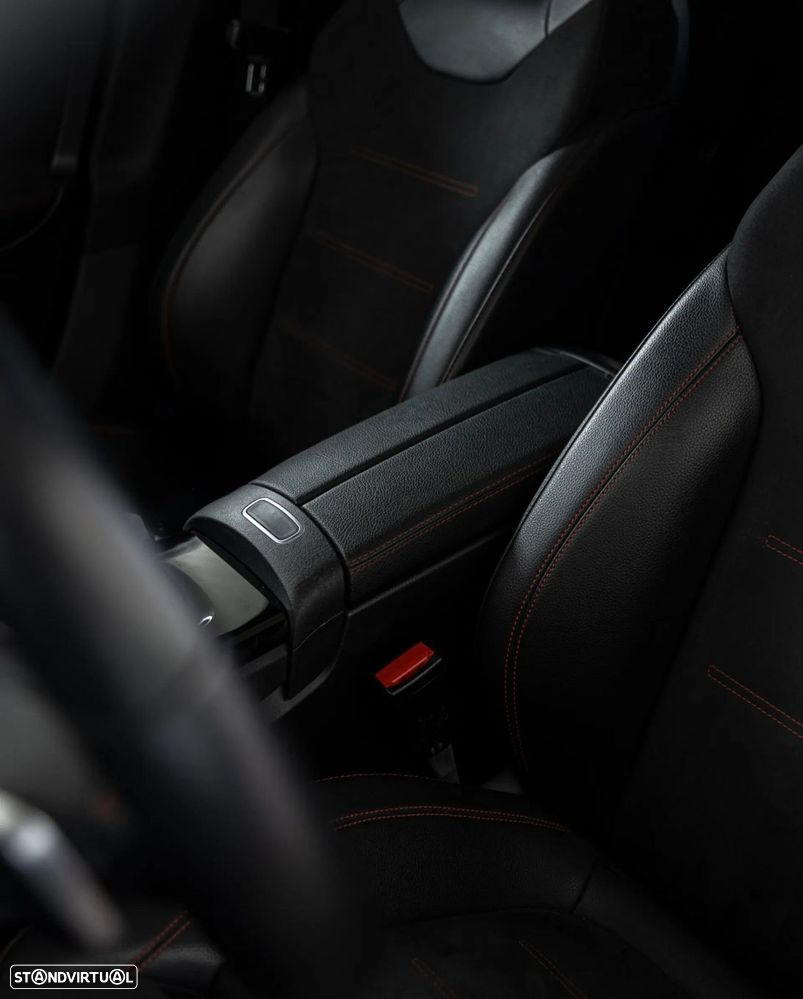 Mercedes-Benz CLA 250 e Shooting Brake AMG Line - 19