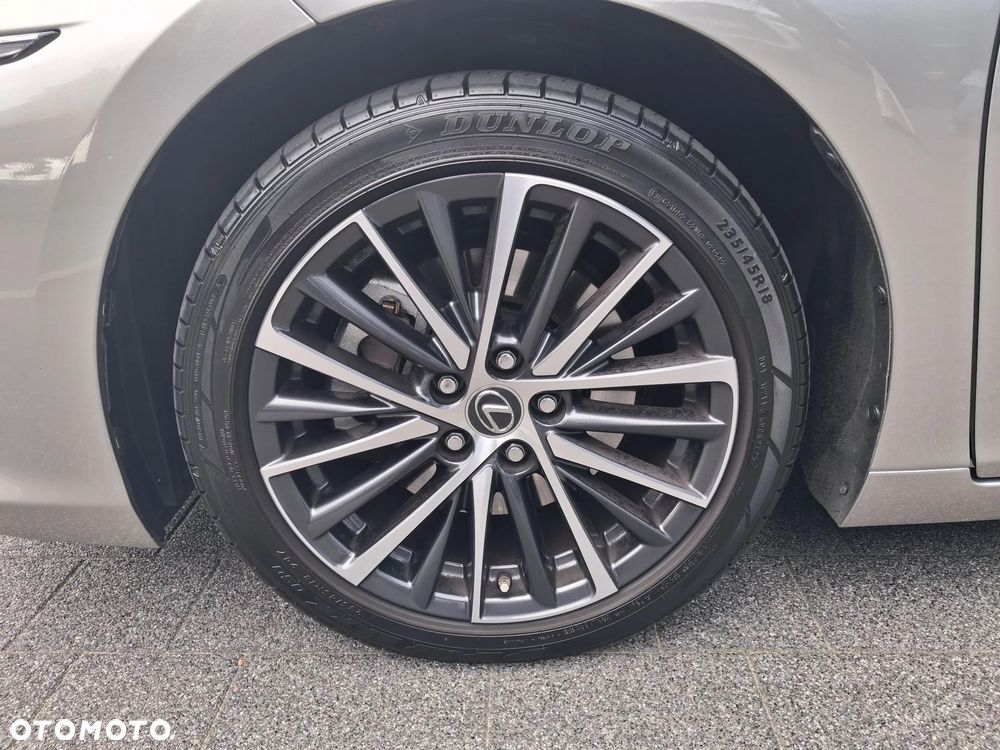 Lexus ES 300h Prestige - 10