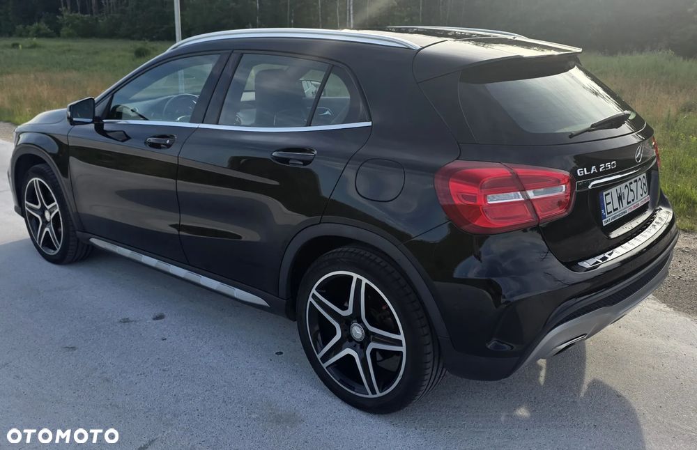 Mercedes-Benz GLA 250 4Matic 7G-DCT AMG Line - 4