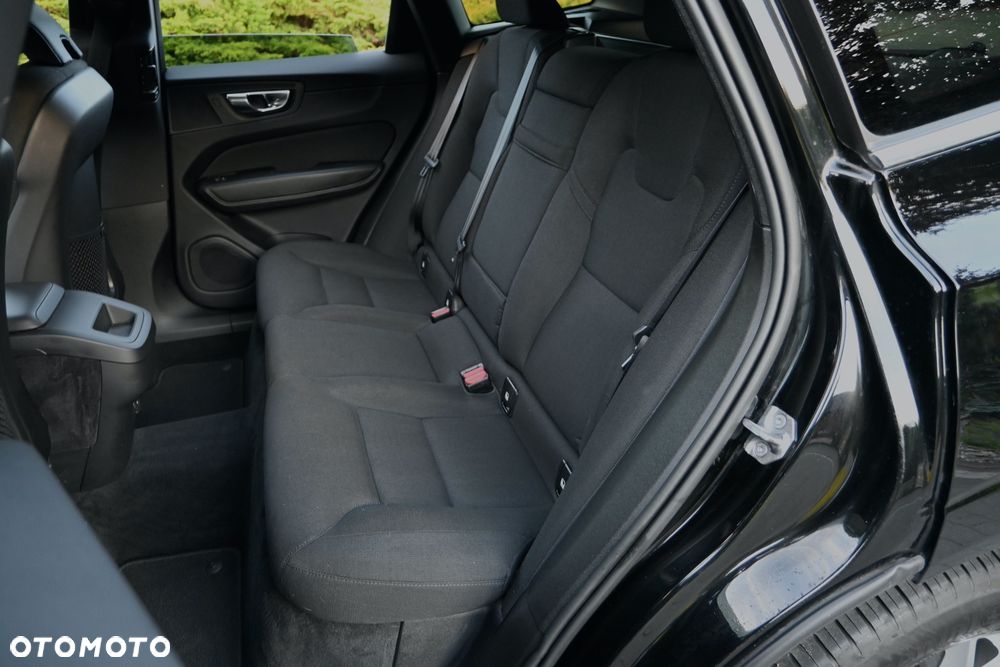 Volvo XC 60 D4 Geartronic Momentum Pro - 28