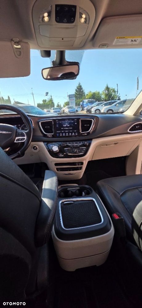 Chrysler Pacifica - 23