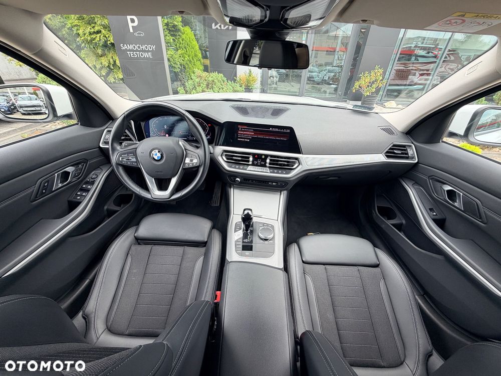 BMW Seria 3 318i - 19